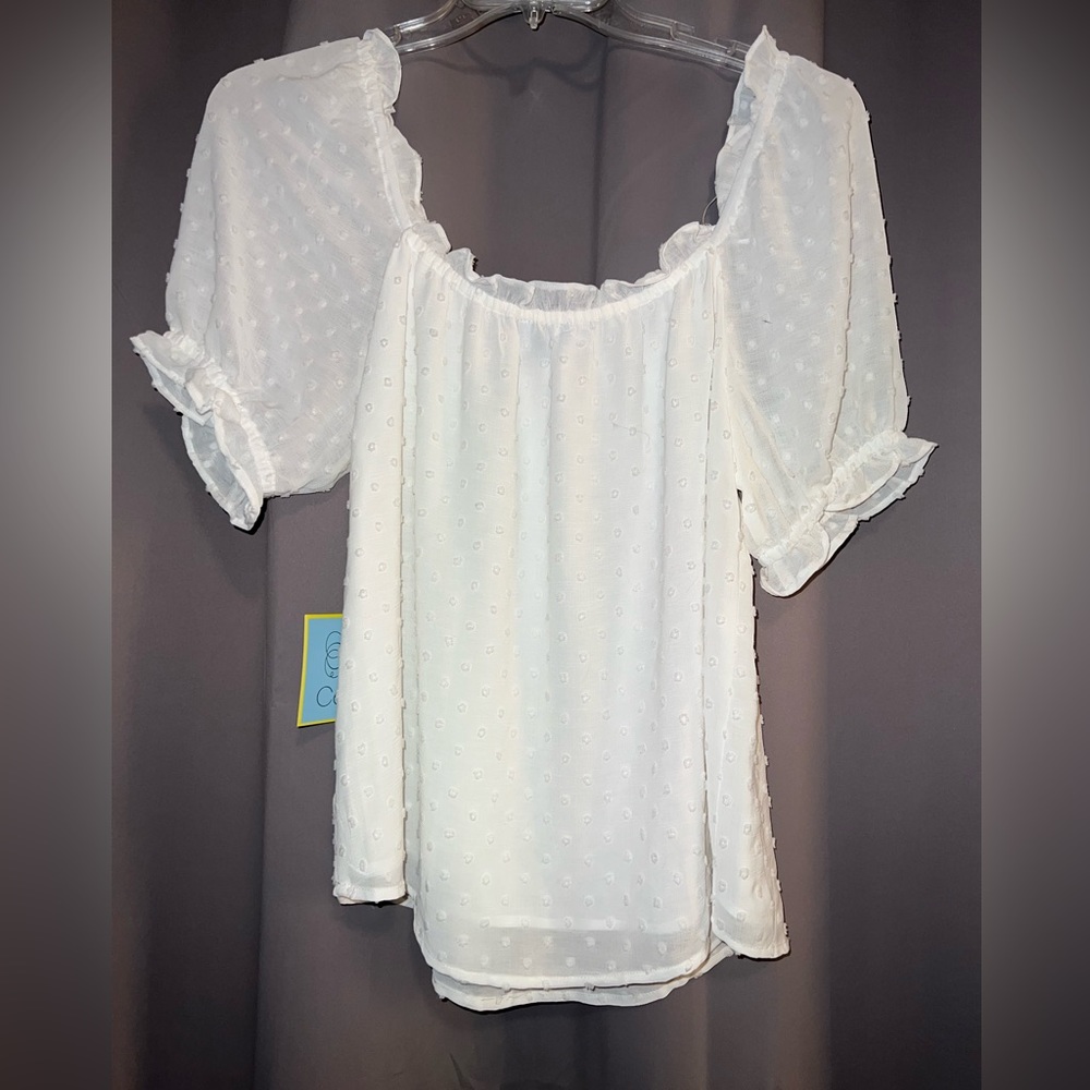 *NEW* Cece white short sleeve top with white polka dots NWT woman’s M